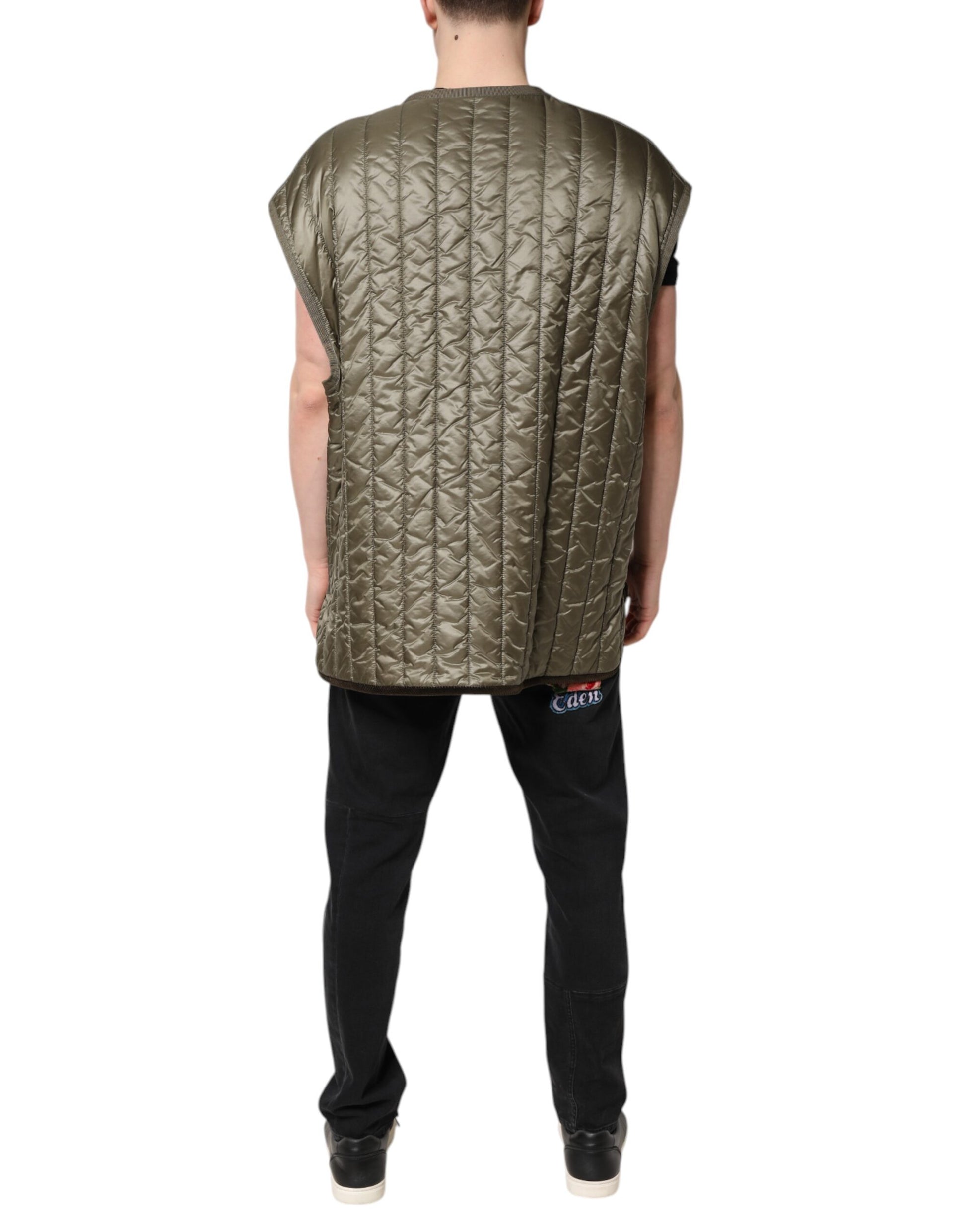 Braune Steppweste mit Logo-Plakette