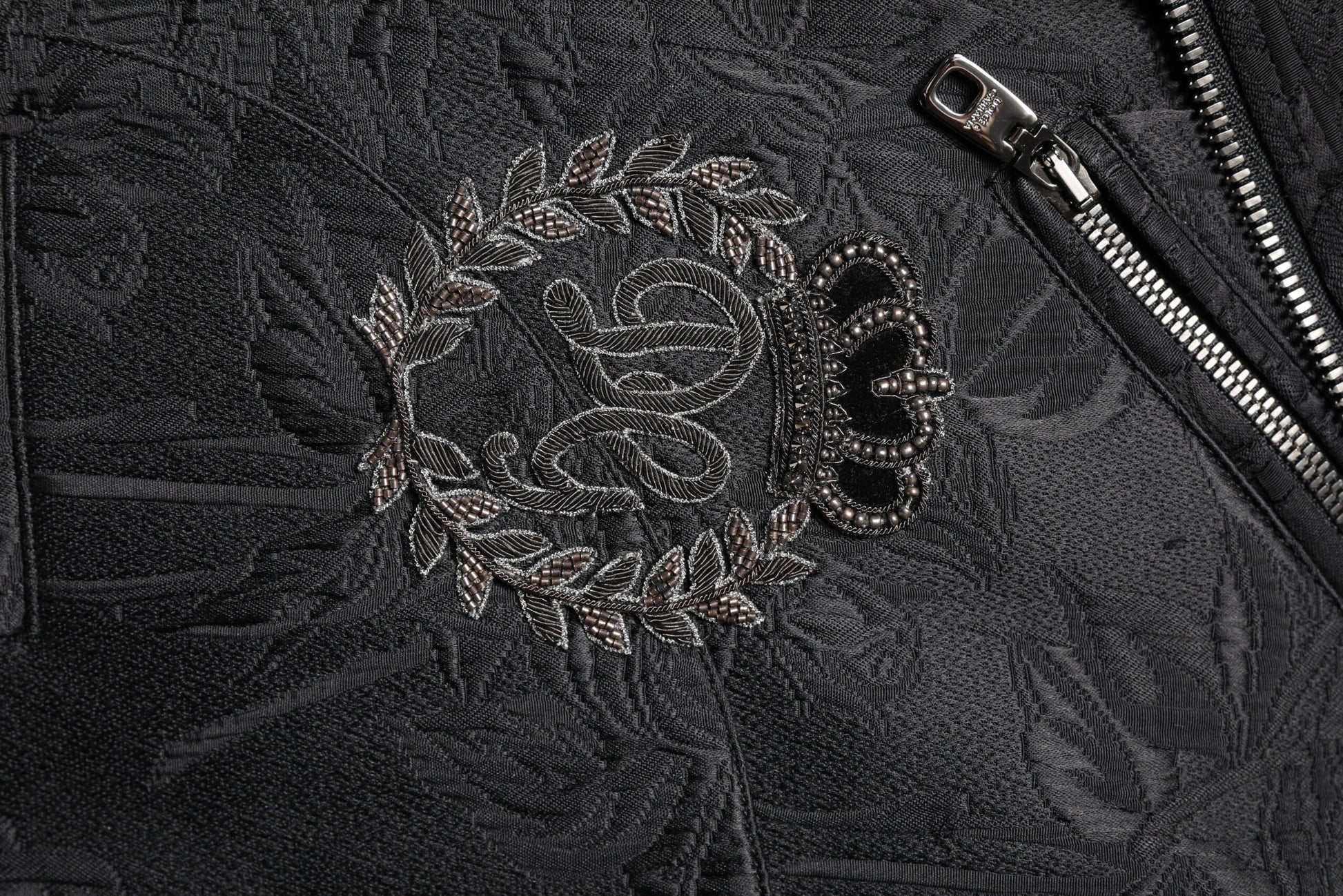 Schwarze Bikerjacke aus Brokat-Baumwolle mit durchgehendem Reißverschluss