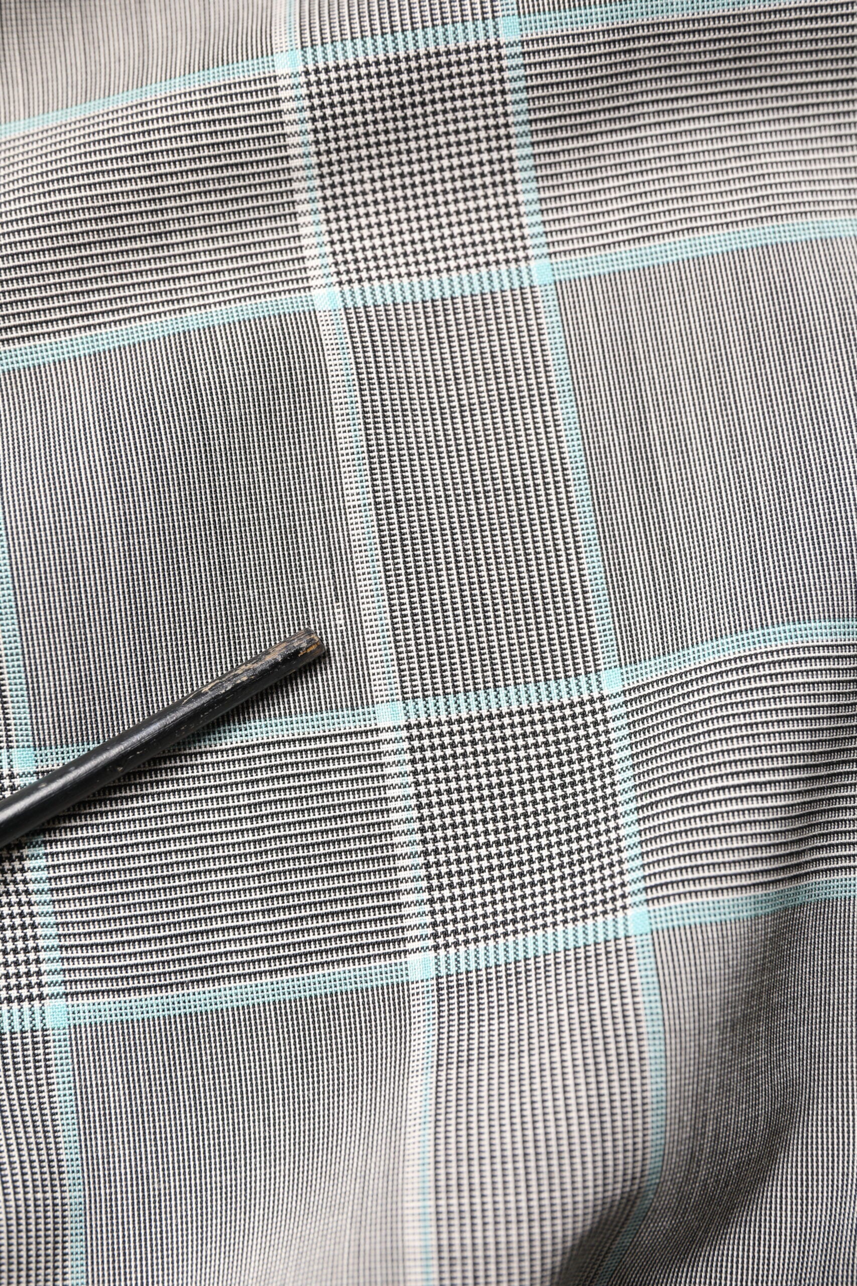 Mehrfarbige, karierte Windjacke mit durchgehendem Reißverschluss