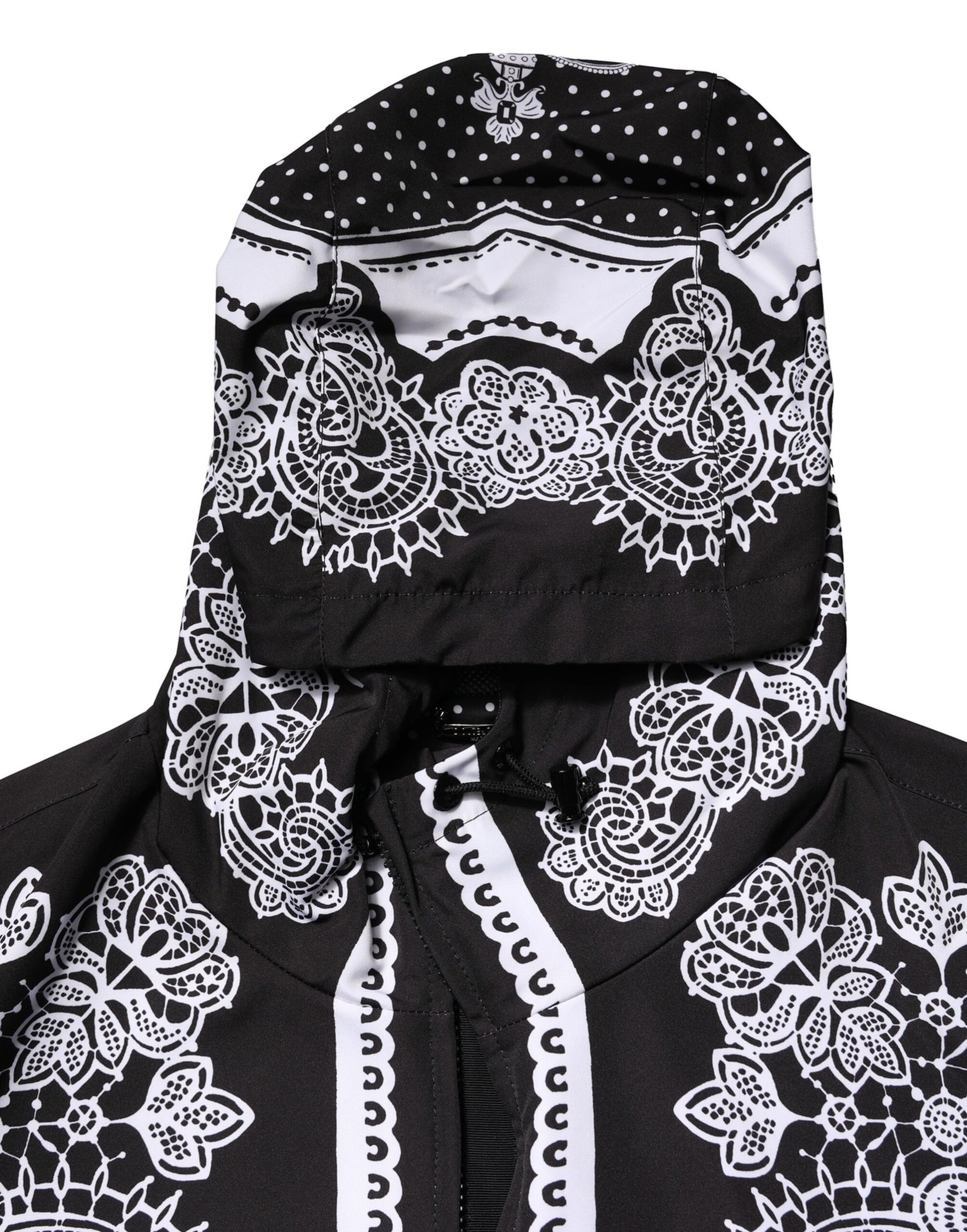 Schwarze Bomberjacke mit Kapuze und Bandana-Print