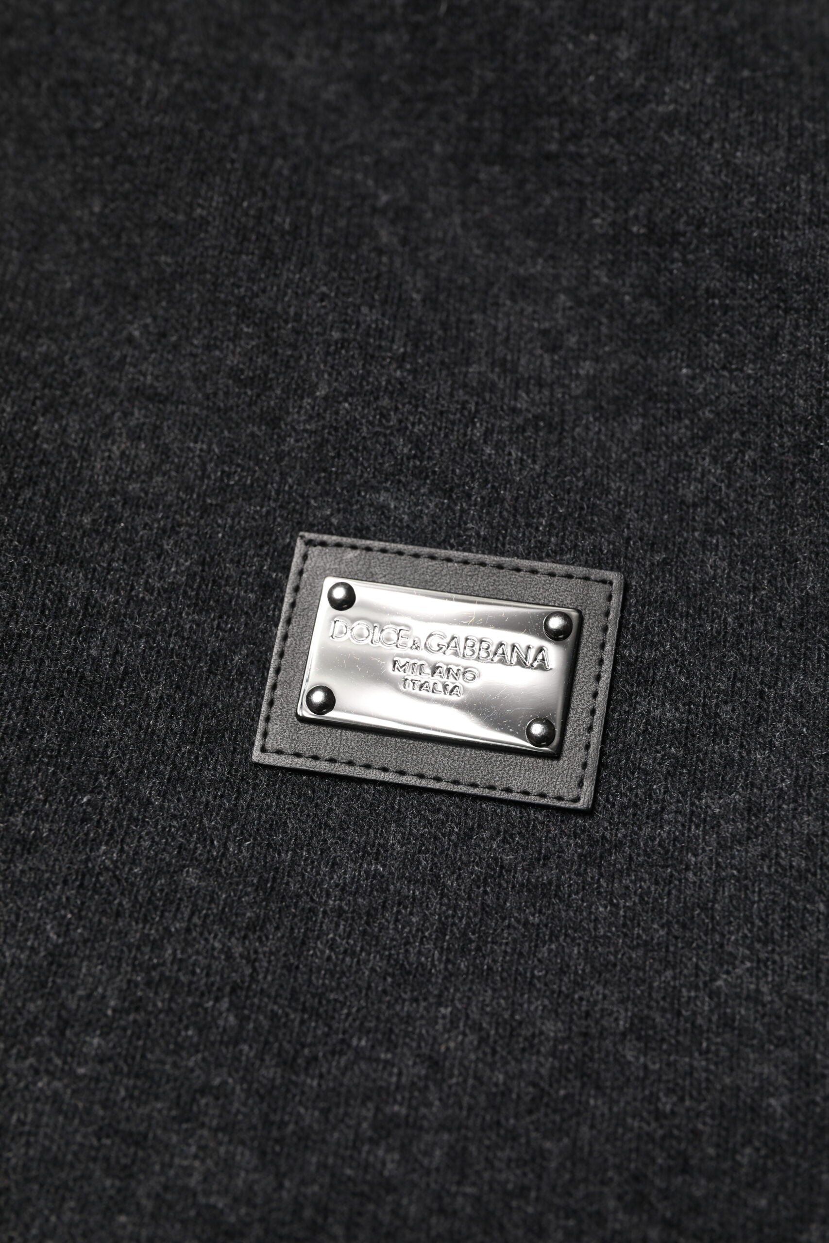 Schwarze Bomberjacke mit Kapuze und DG-Logo-Schild