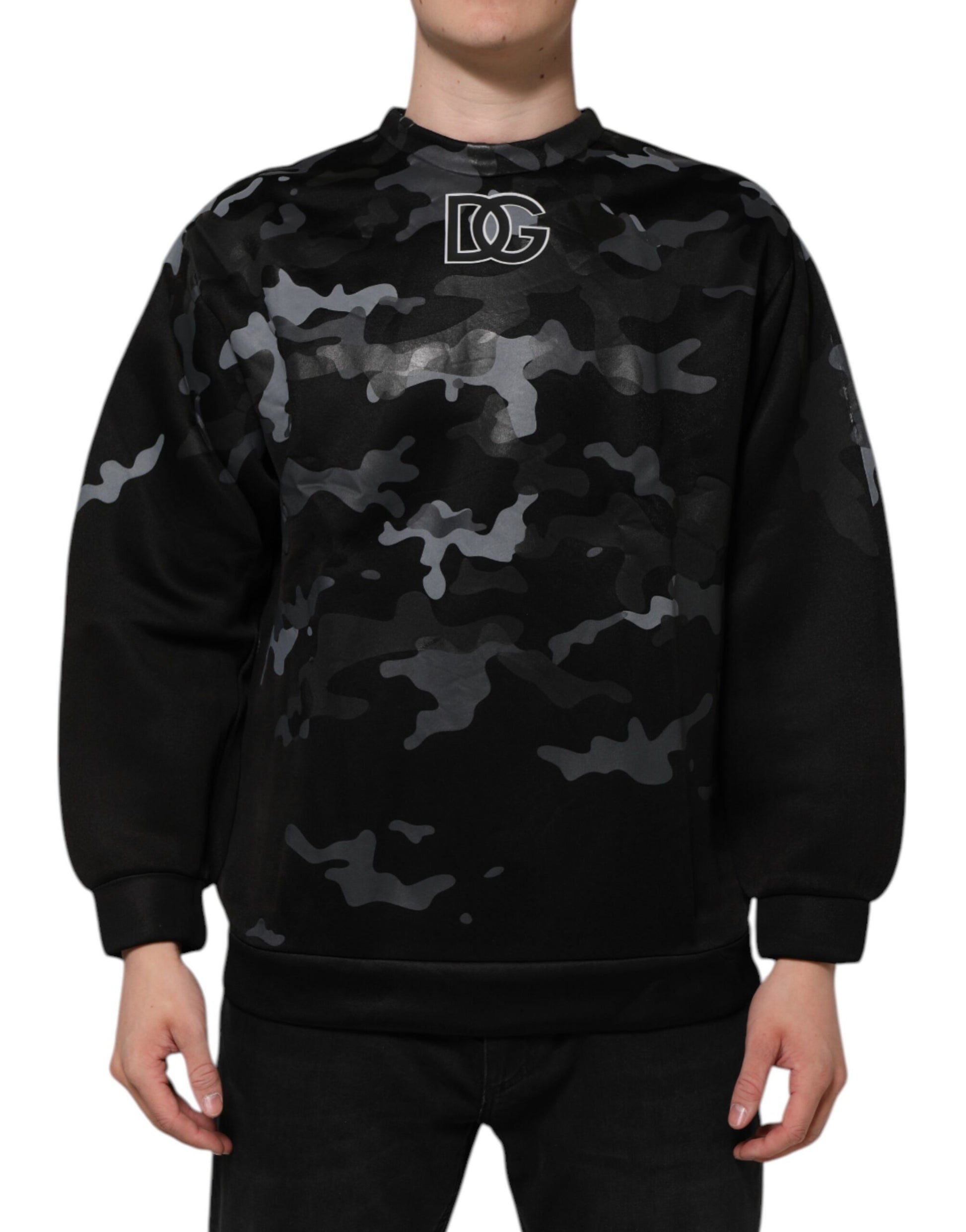 Schwarzer Camouflage-Pullover
