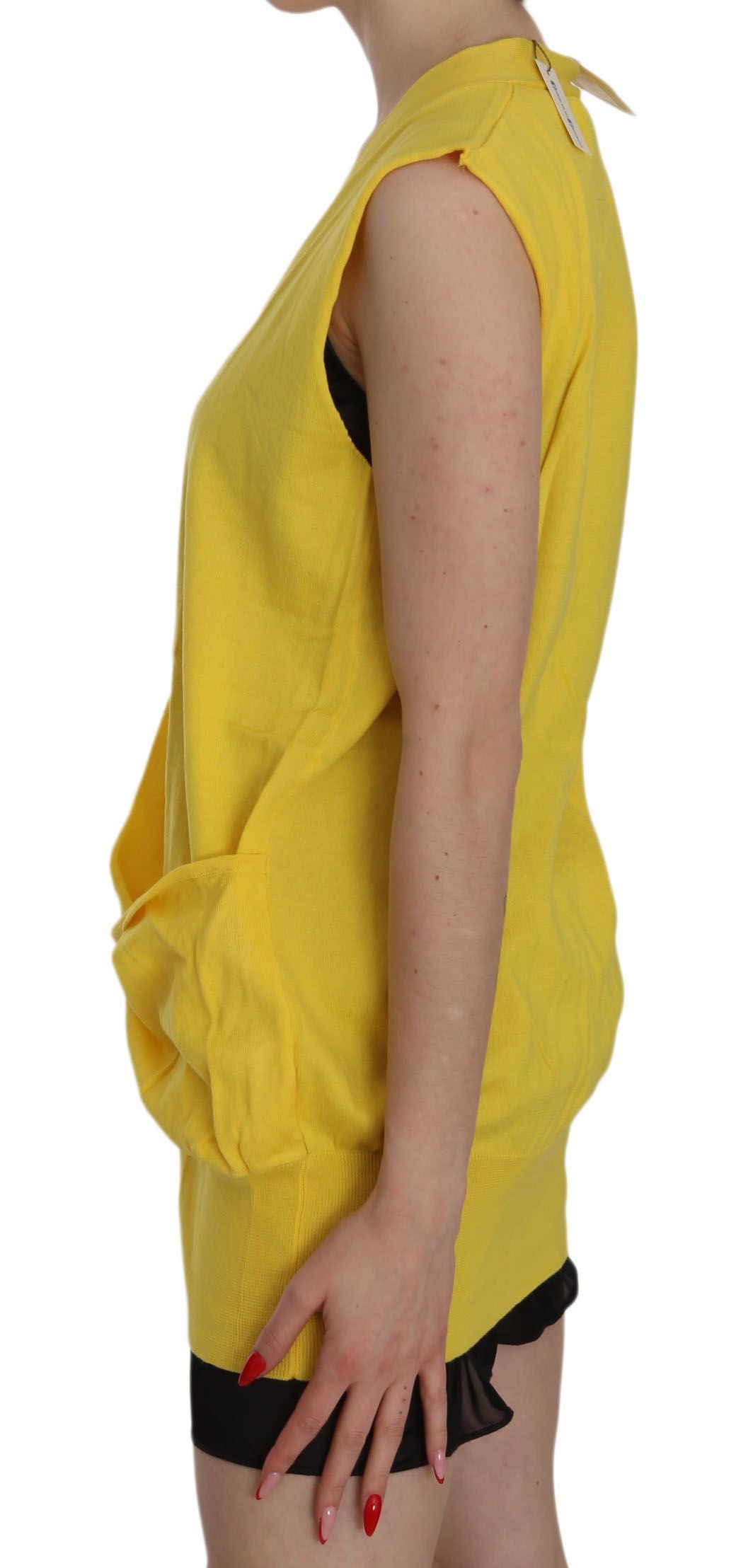 Gelbe ärmellose Strickjacke aus 100 % Baumwolle