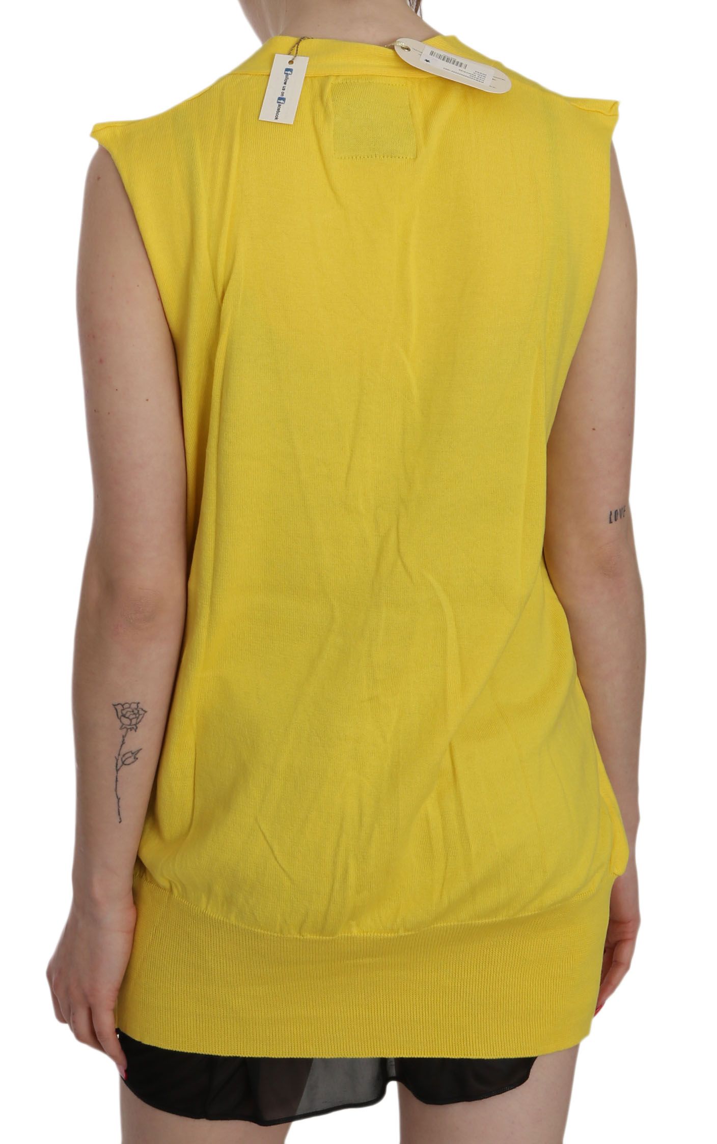 Gelbe ärmellose Strickjacke aus 100 % Baumwolle