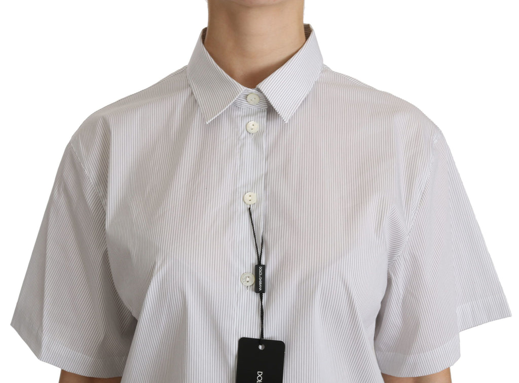 Weißes Poloshirt mit Kragen und kurzen Ärmeln