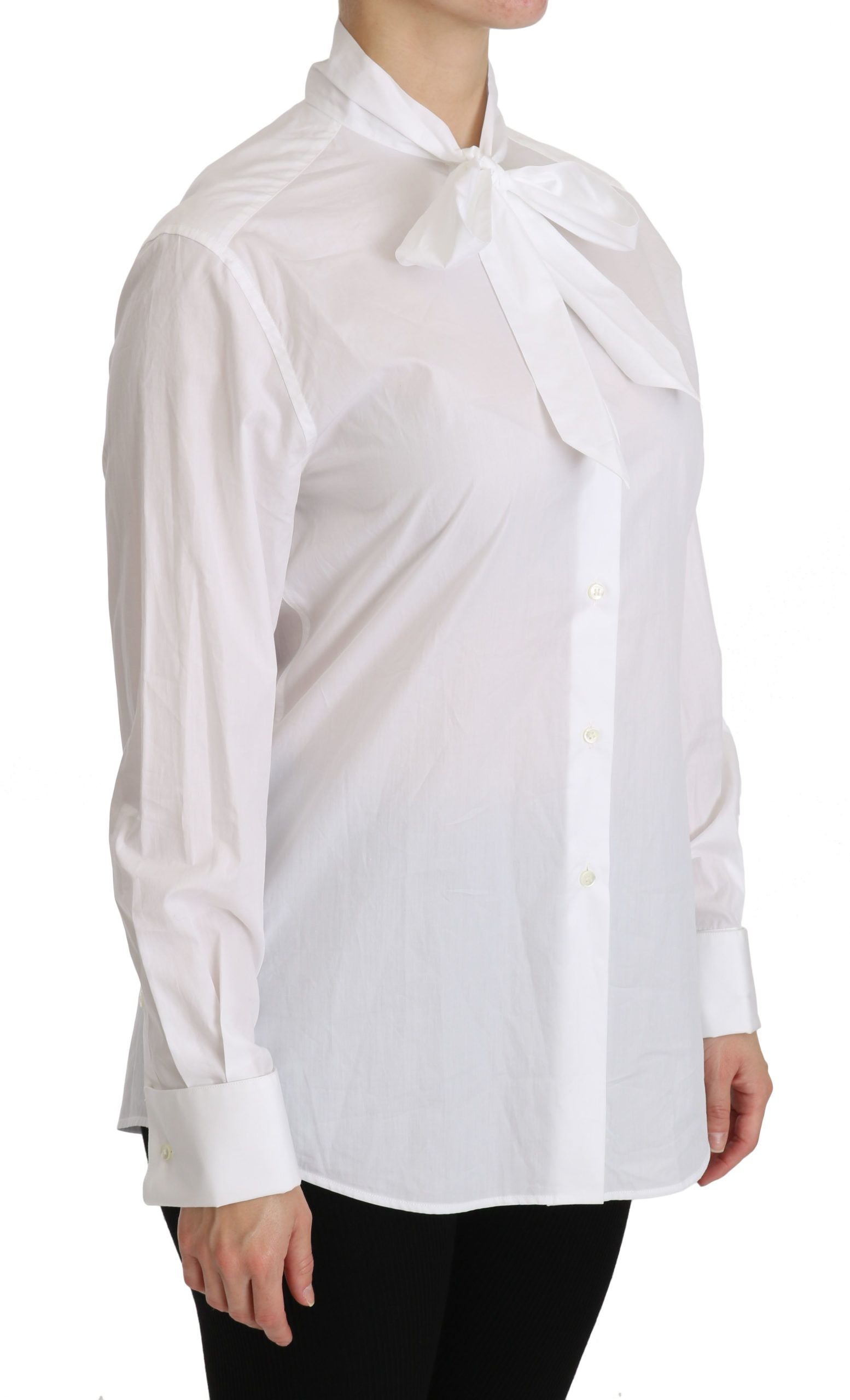 Weißes Poloshirt mit Rollkragen und langen Ärmeln
