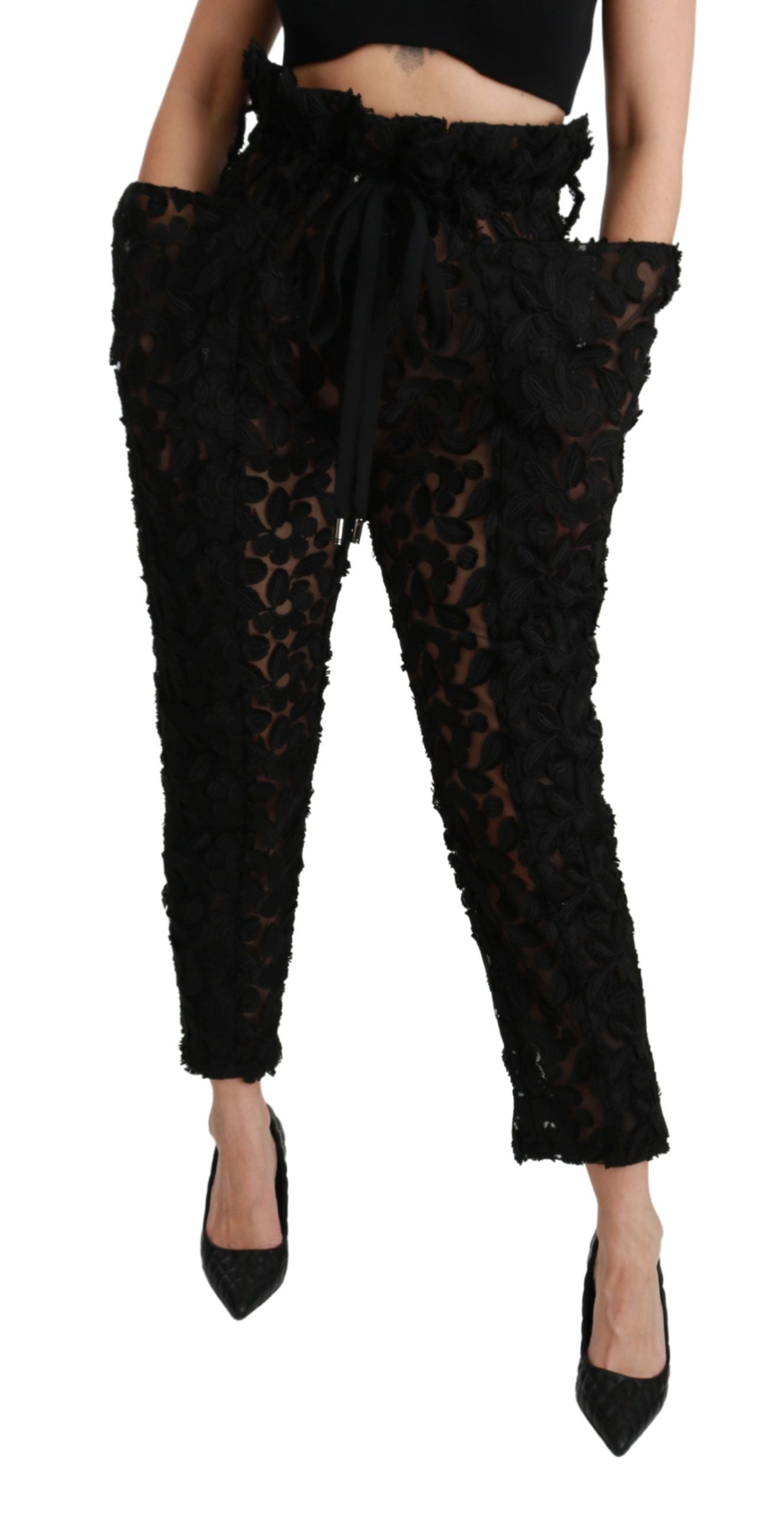 Schwarze, konische Hose mit hoher Taille und Blumenspitze