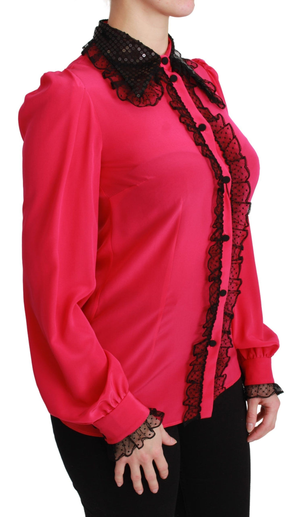 Rosa Seidenbluse mit schwarzer Paillettenspitze