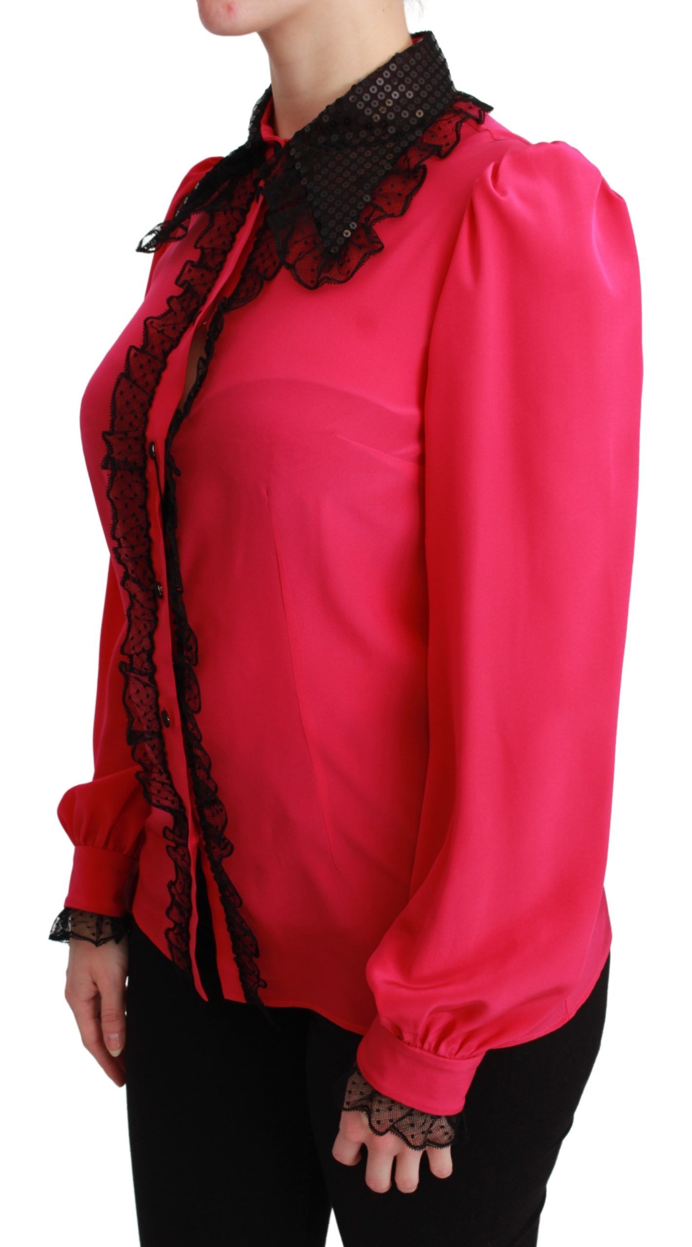Rosa Seidenbluse mit schwarzer Paillettenspitze