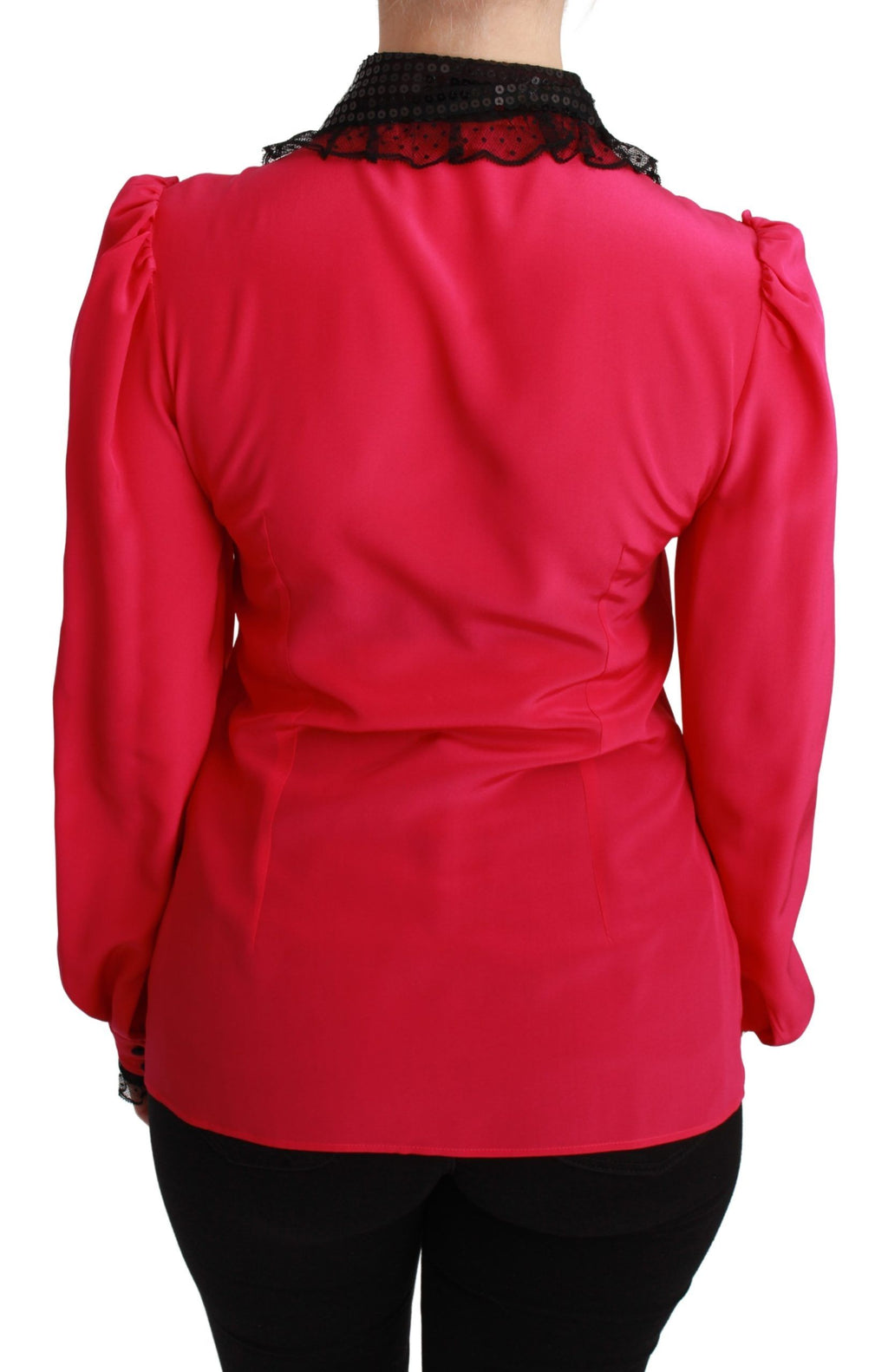 Rosa Seidenbluse mit schwarzer Paillettenspitze
