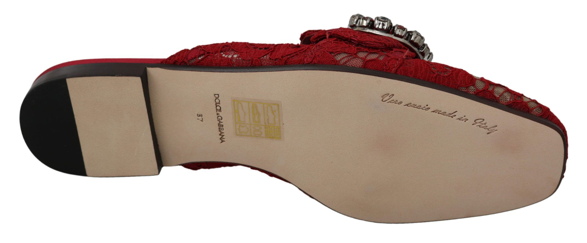 Rote flache Schuhe mit Kristallen und Spitze