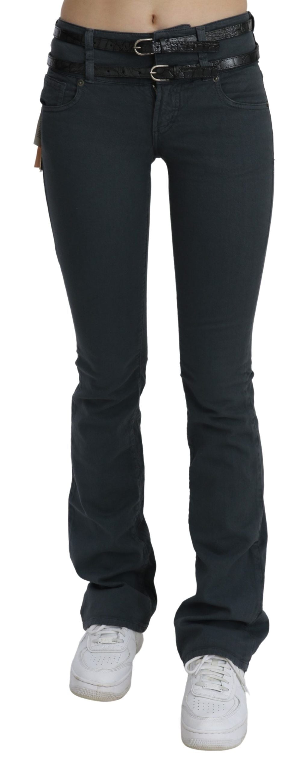 Graue Jeans mit schmaler Schlaghose und mittlerer Taille