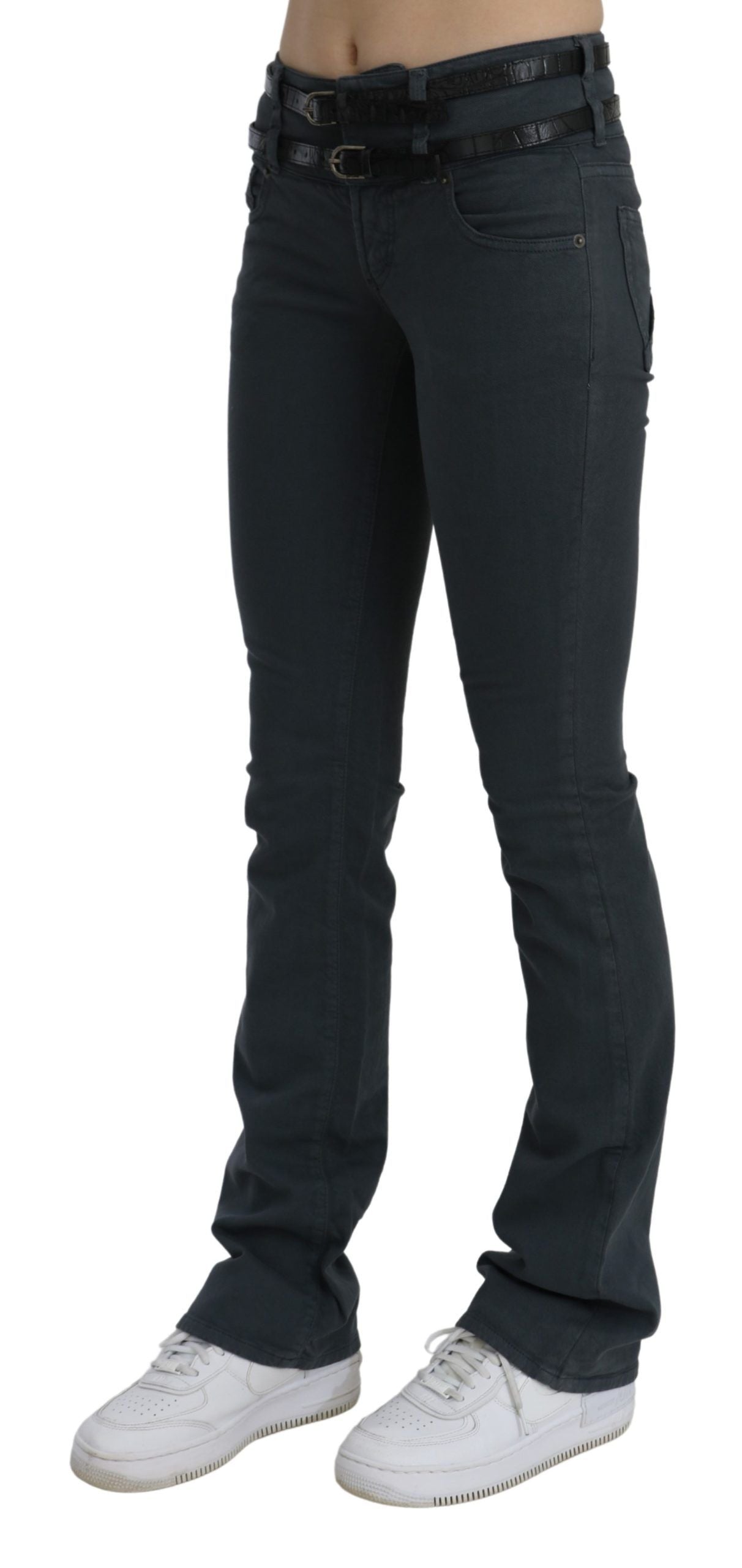 Graue Jeans mit schmaler Schlaghose und mittlerer Taille