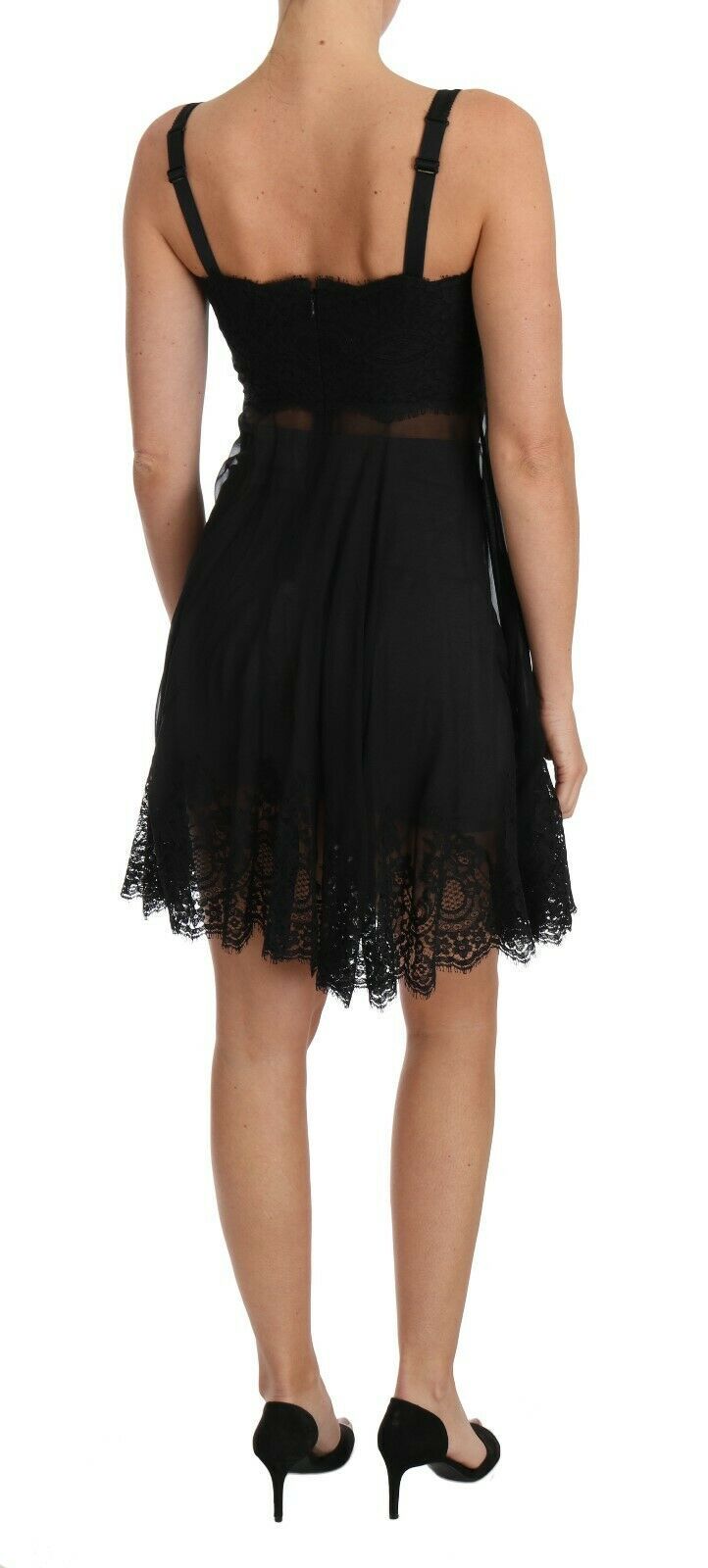 Schwarzes Seidenspitzenkleid, Chemise-Dessous