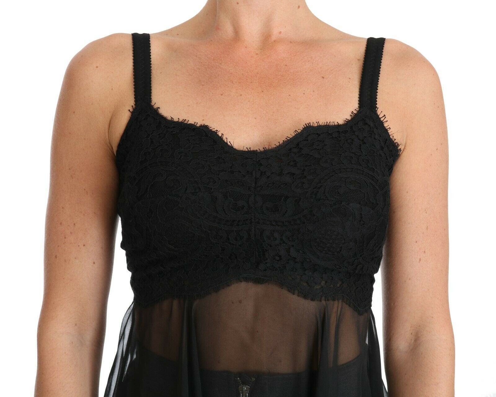 Schwarzes Seidenspitzenkleid, Chemise-Dessous