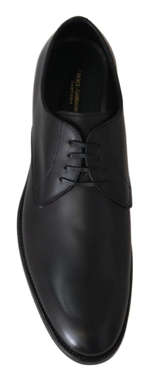 Handgefertigte Schuhe aus schwarzem Leder von SARTORIA