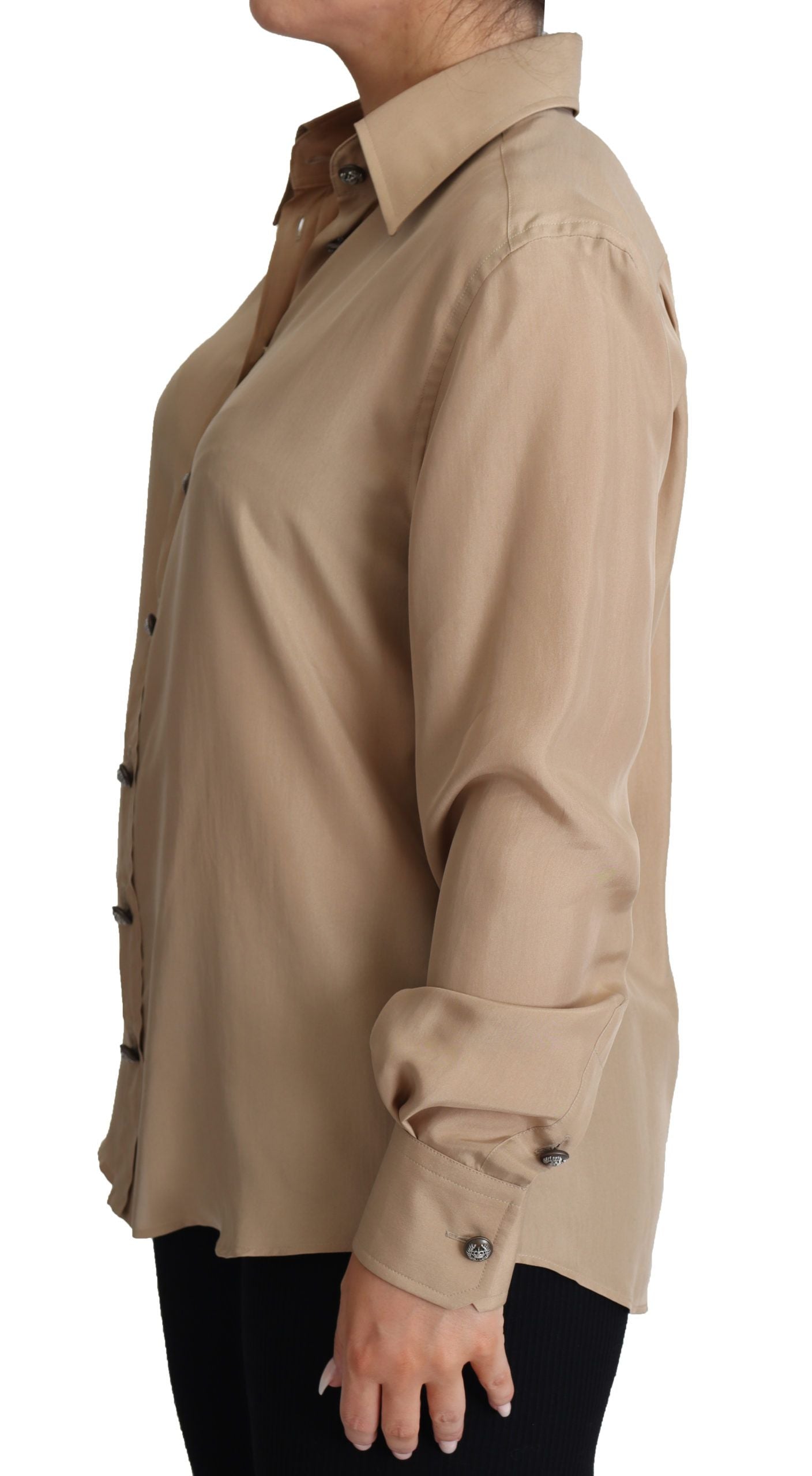 Beige Seidenhemd mit dekorativen Knöpfen