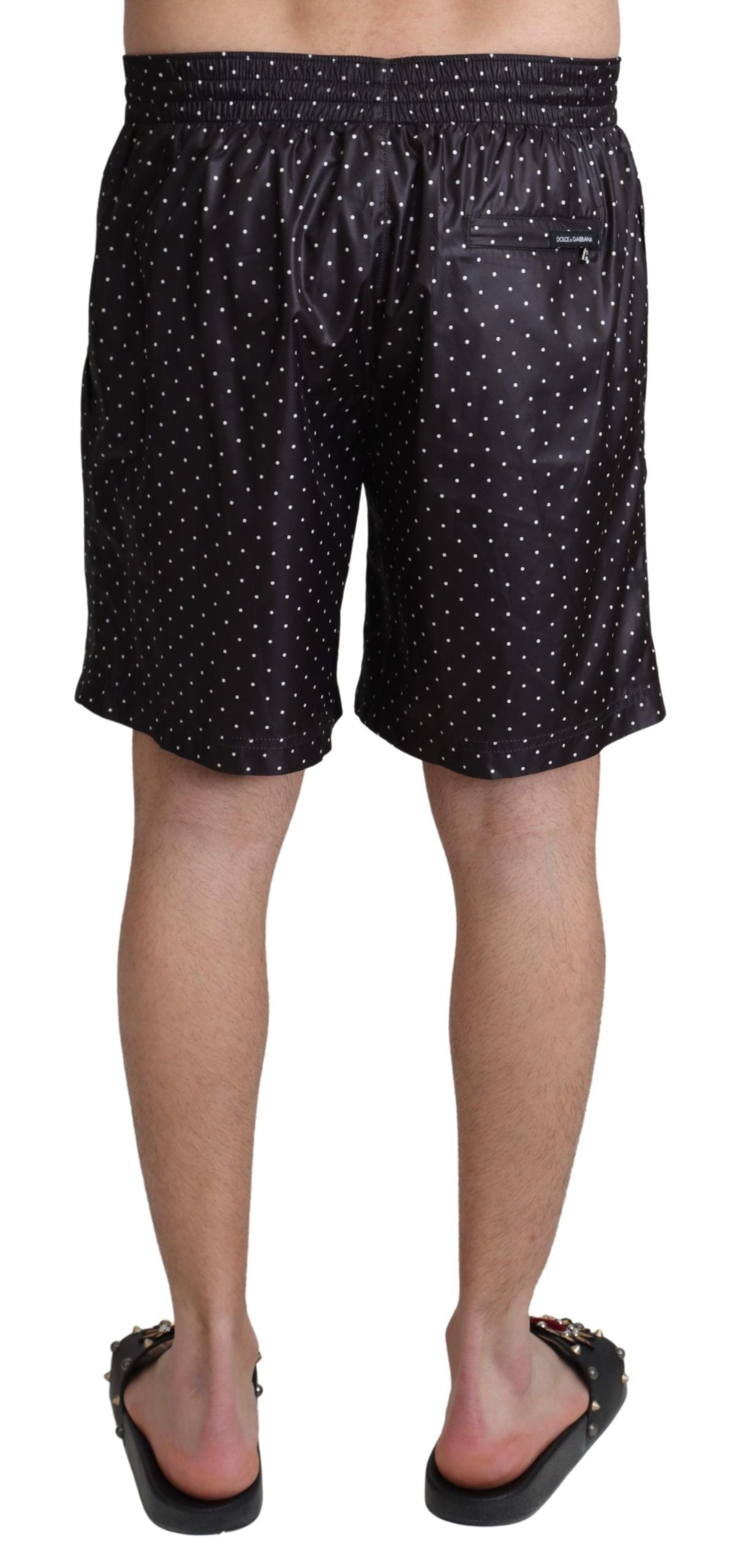 Schwarze Strandmode mit Punktemuster