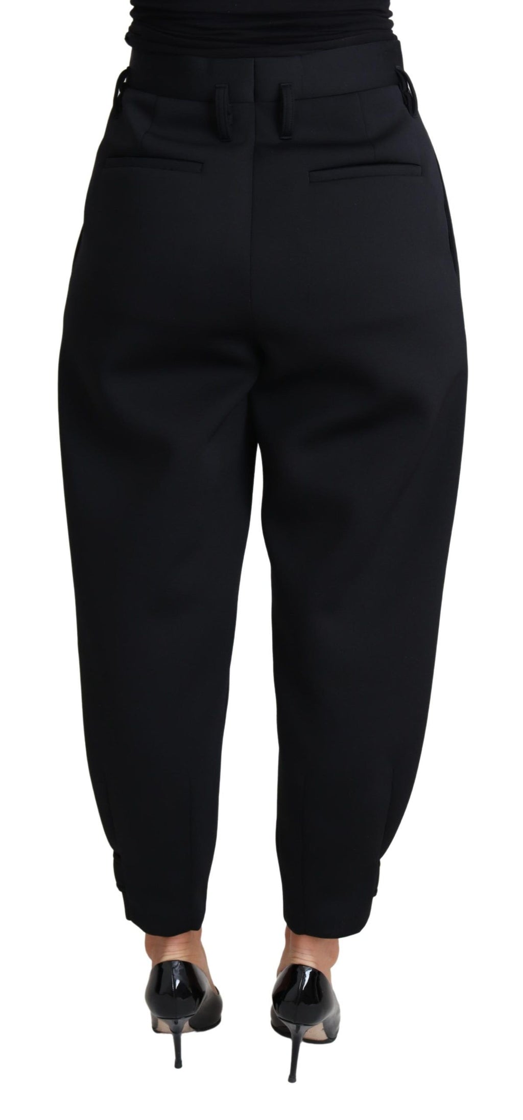 Schwarzes kurzes Kleid mit hoher Taille und Polyesterhose