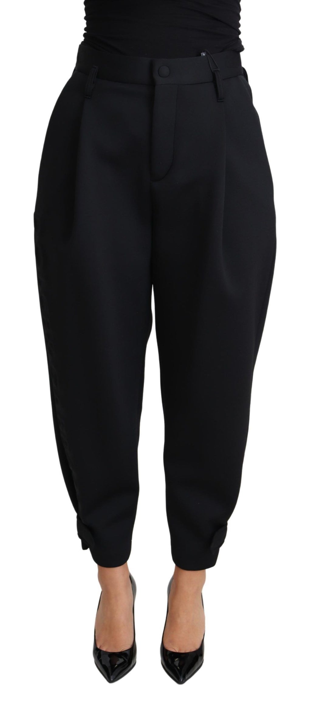 Schwarzes kurzes Kleid mit hoher Taille und Polyesterhose