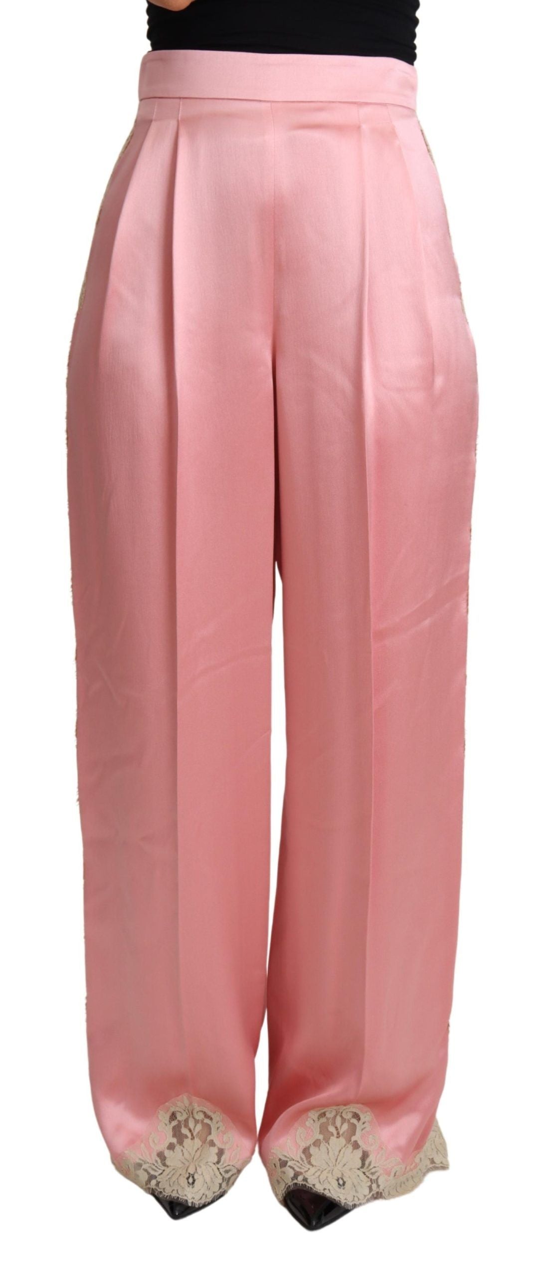 Rosa Hose aus Seidensatin mit weitem Bein und Spitzenbesatz