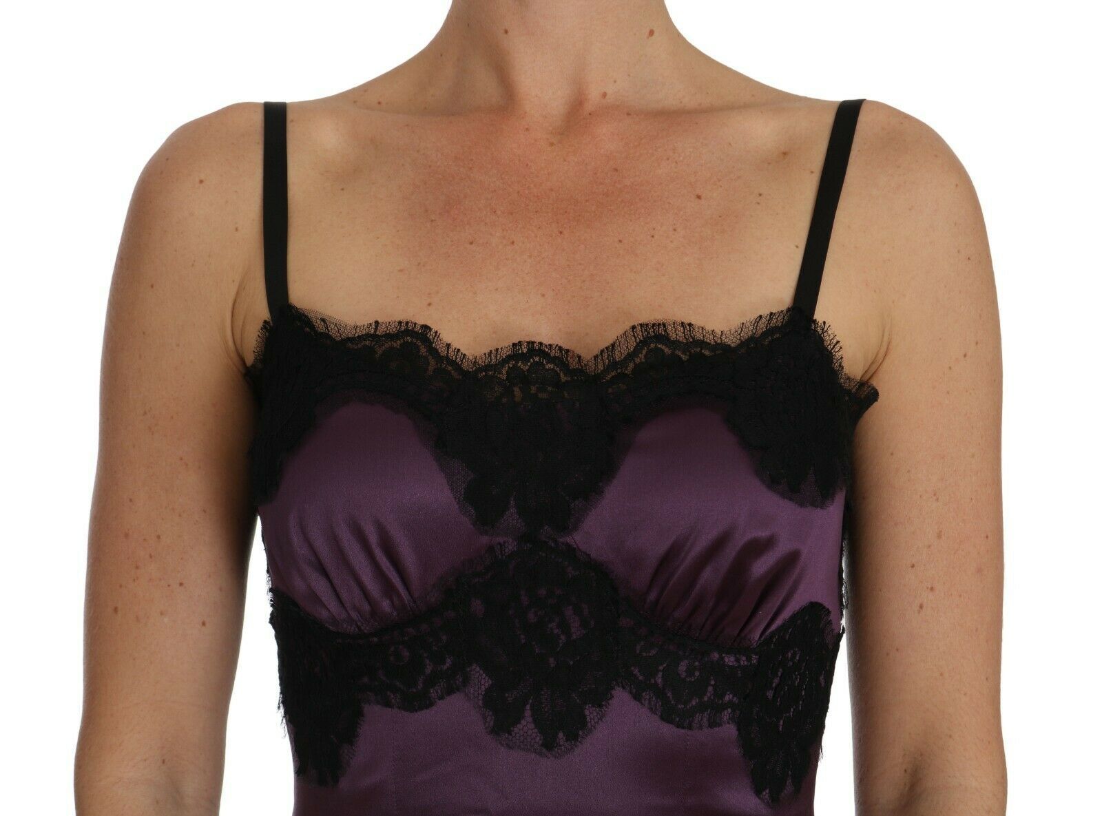 Lila Seidenstretch A-Linien-Kleid mit schwarzer Spitze