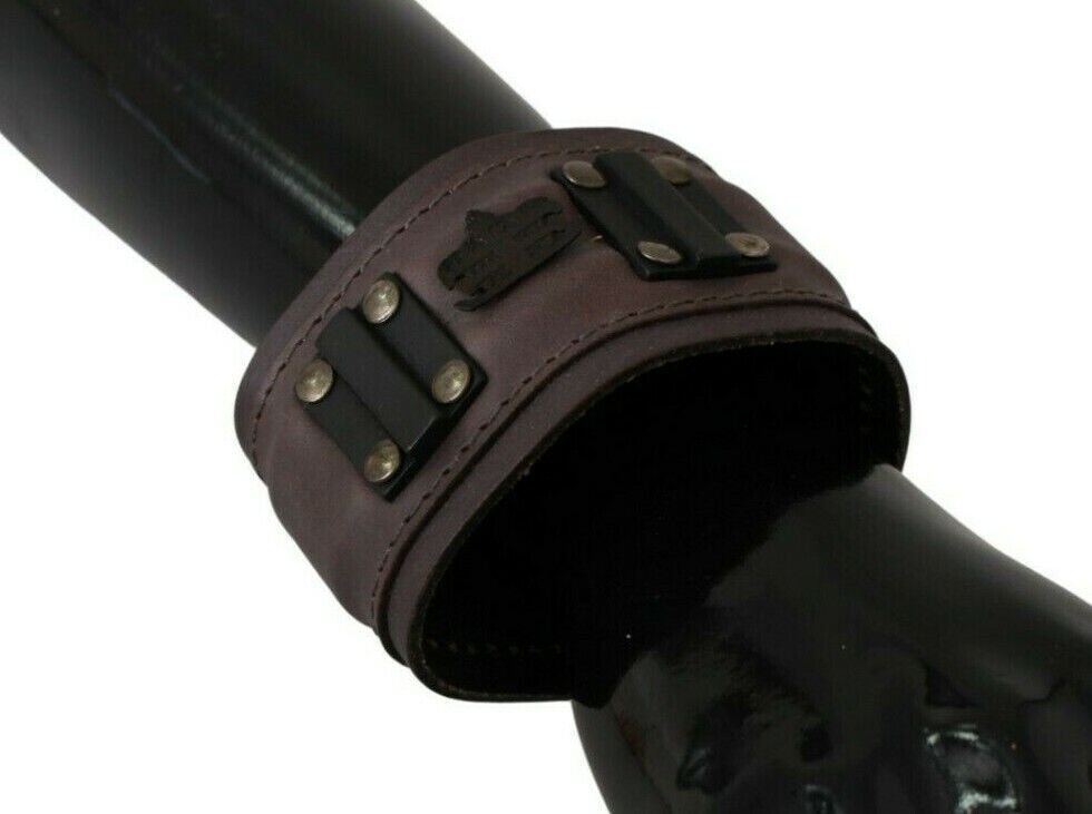 Braunes Markenarmband aus Leder mit breiter Schnalle