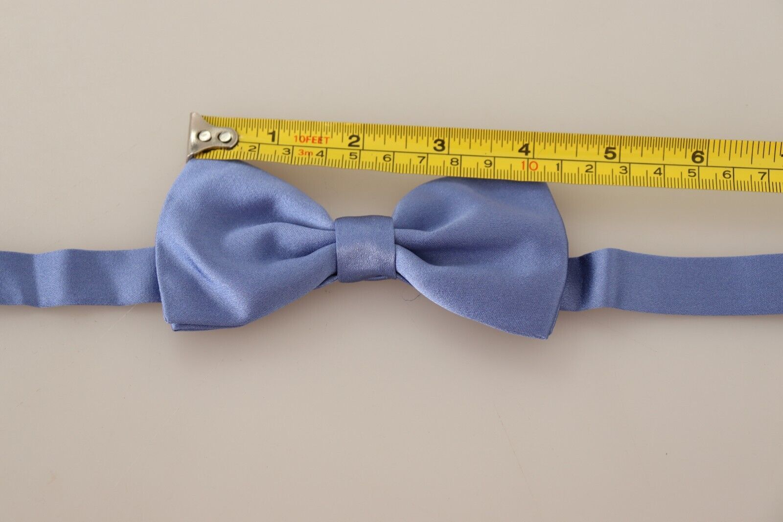 Lilafarbene Papillon-Fliege aus 100 % Seide mit verstellbarem Hals