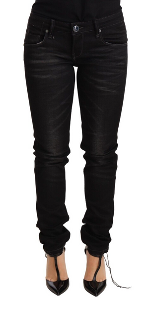 Schwarze Jeans aus gewaschener Baumwolle im Slim Fit mit niedriger Taille