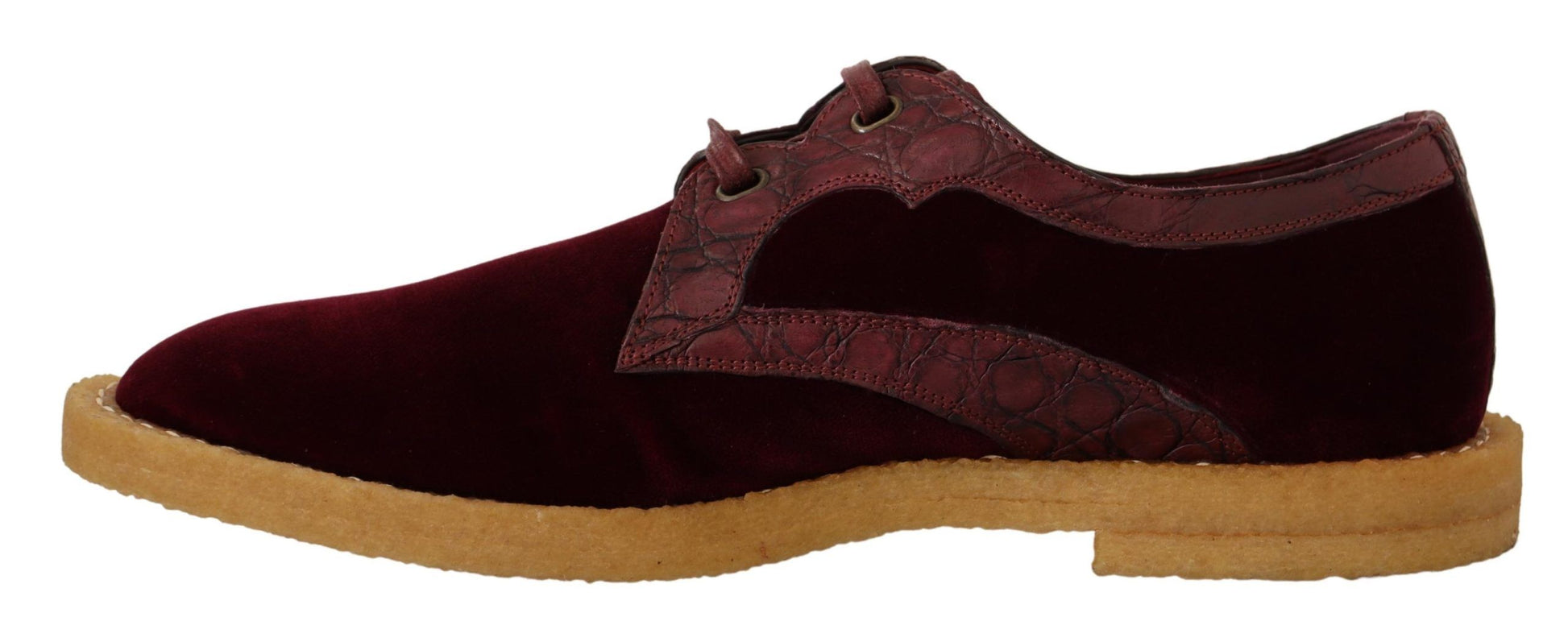 Bordeauxrote Samtschuhe aus exotischem Leder