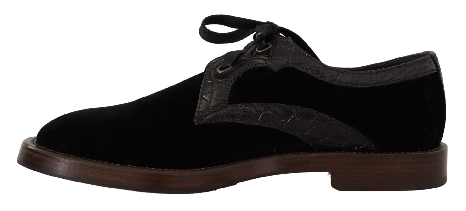 Schwarze Samtschuhe aus exotischem Leder