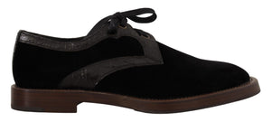 Schwarze Samtschuhe aus exotischem Leder