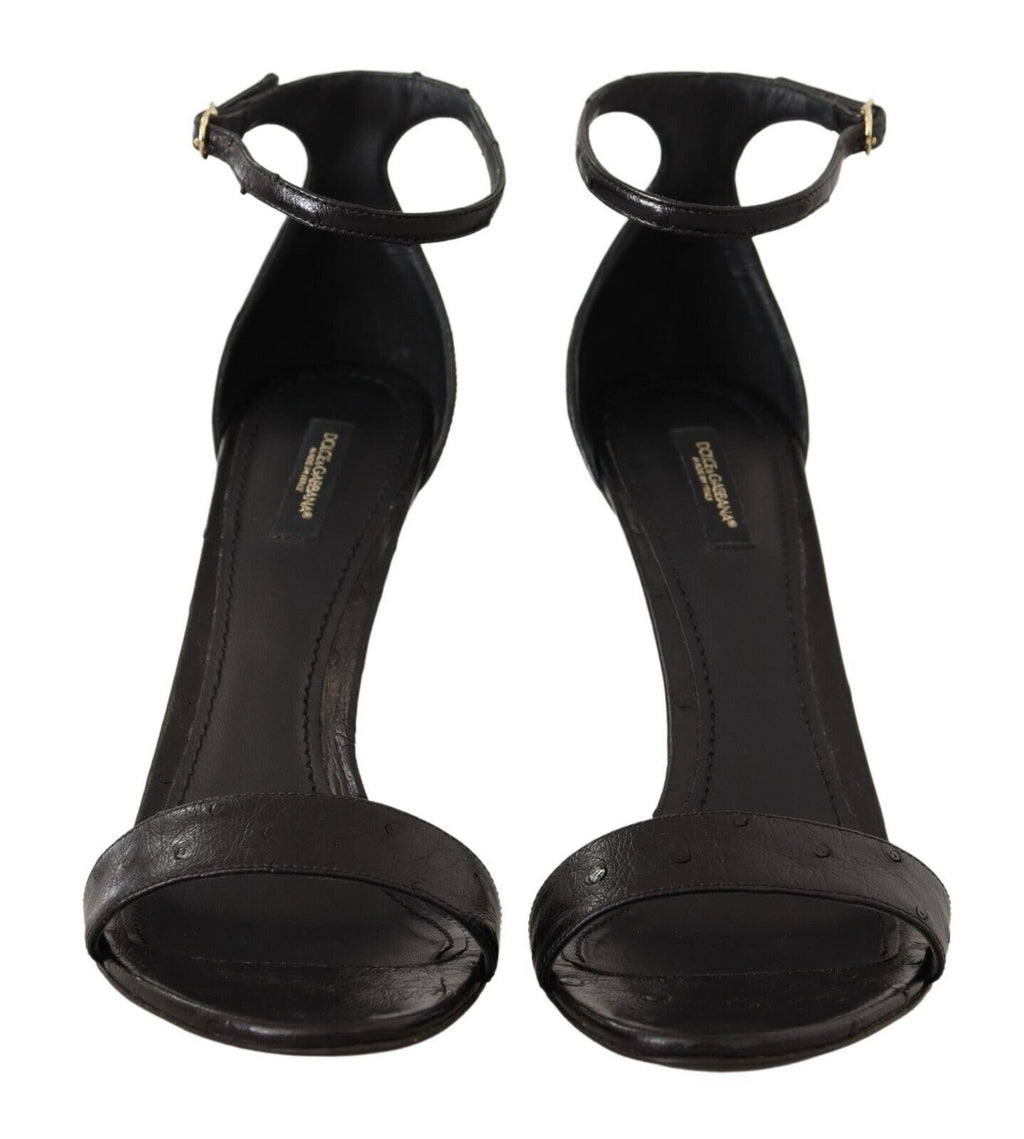 Schwarze Straußenleder-Sandalen mit Knöchelriemen