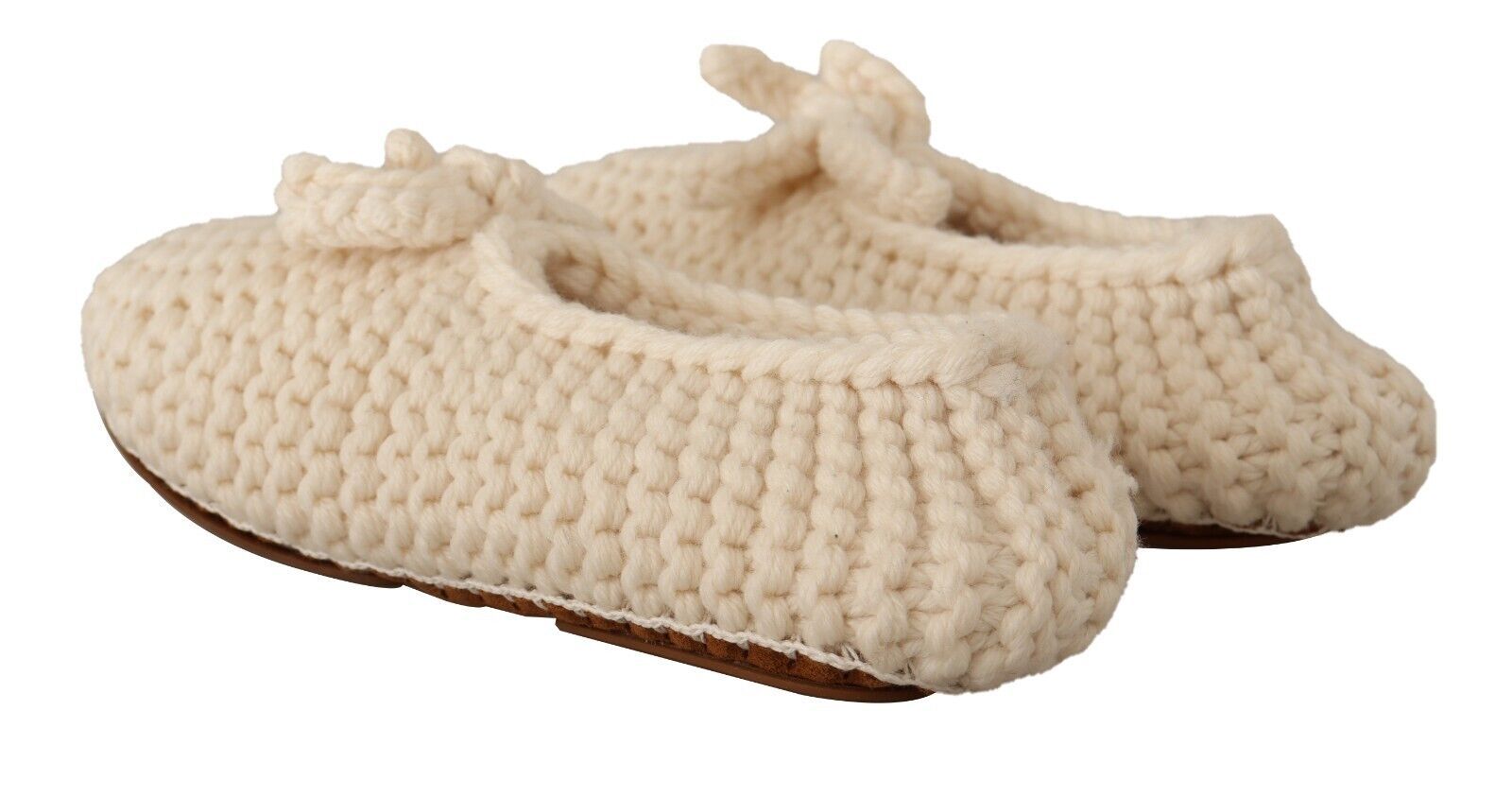 Weiße Ballerinas zum Hineinschlüpfen aus Wollstrick