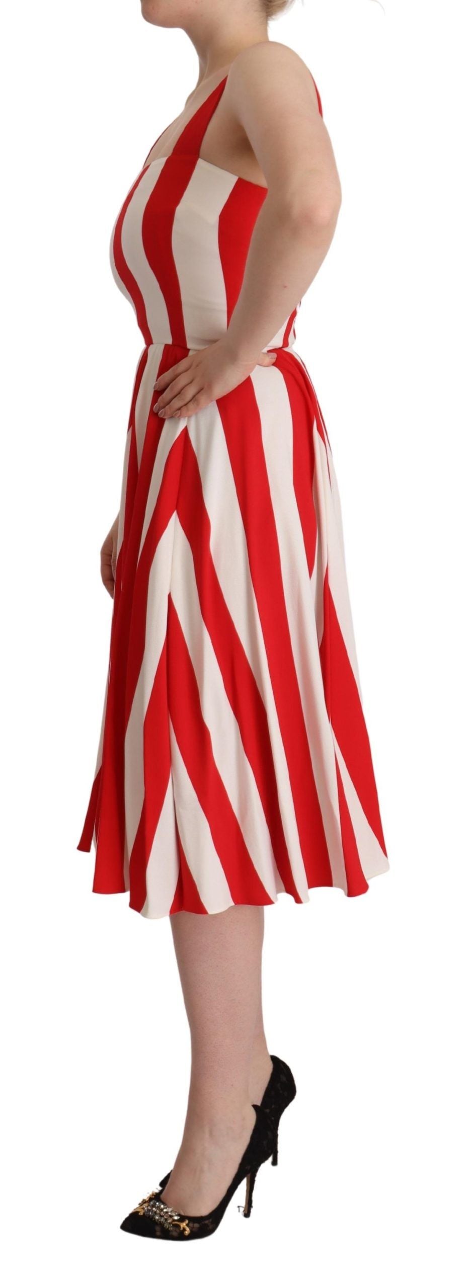 Weiß-rotes Stretch-A-Linien-Shiftkleid