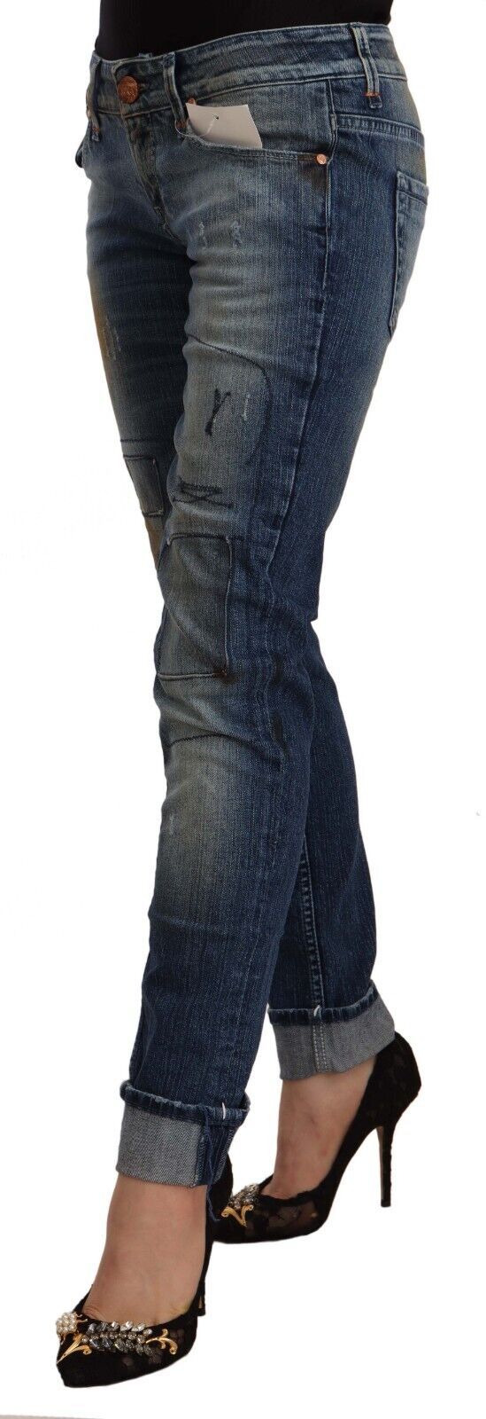 Blau verwaschene Slim Fit Jeans mit niedriger Taille und umgeschlagenem Saum
