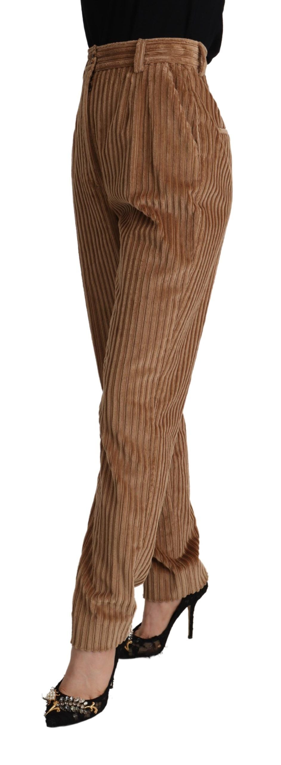 Braune Cordhose aus Baumwolle mit konischer Passform