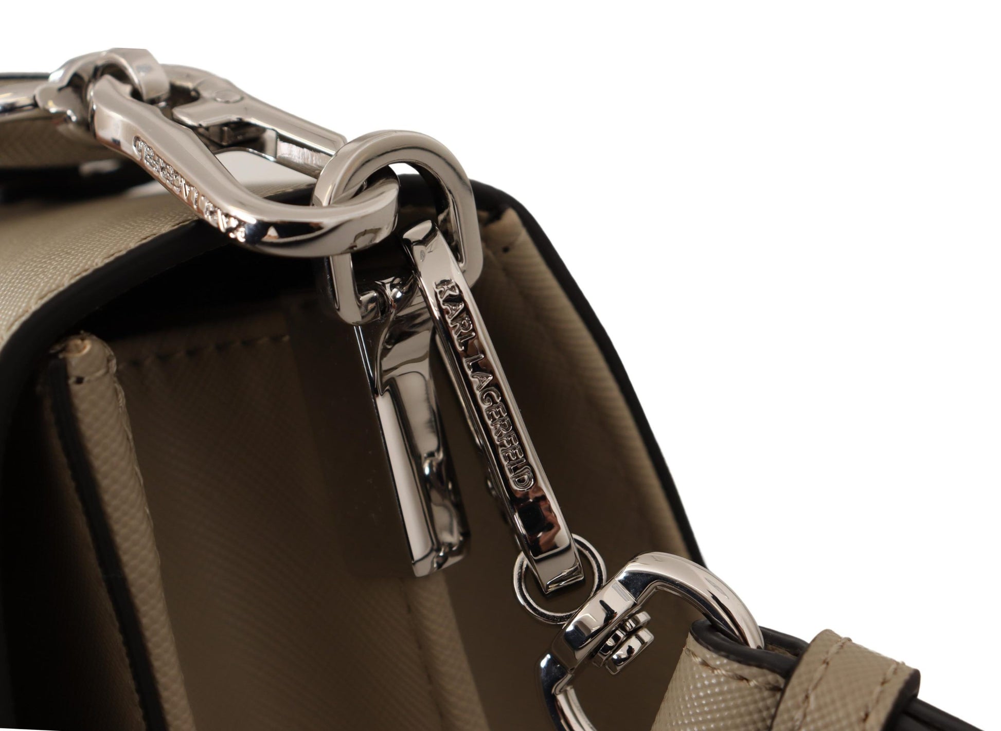 Schicke Schultertasche in Salbeigrün mit zwei Riemen
