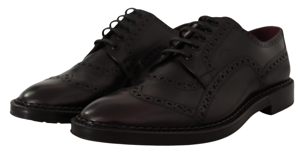 Lilafarbene Oxford-Schuhe aus Leder mit Flügelkappe