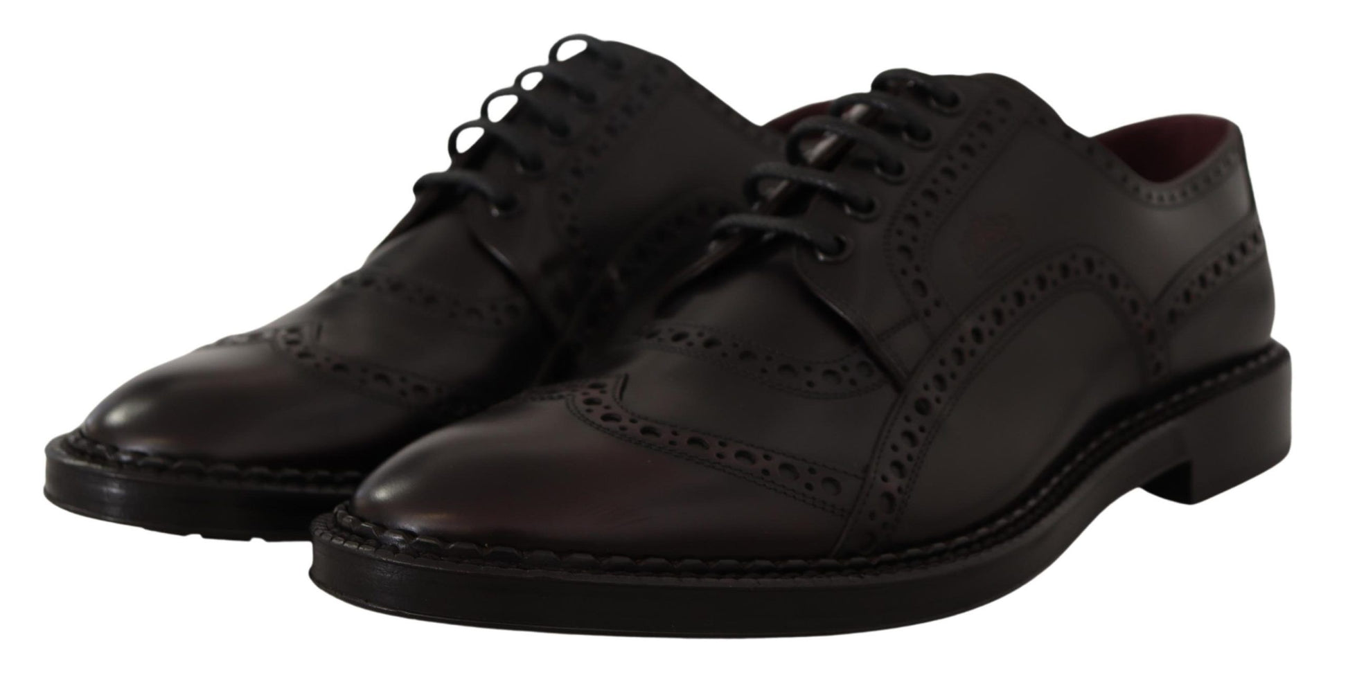 Lilafarbene Oxford-Schuhe aus Leder mit Flügelkappe