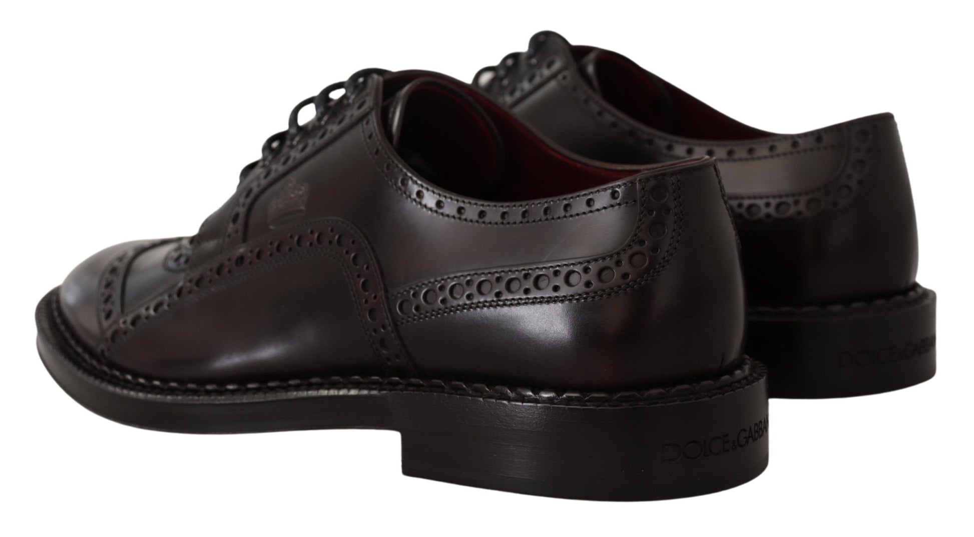 Lilafarbene Oxford-Schuhe aus Leder mit Flügelkappe
