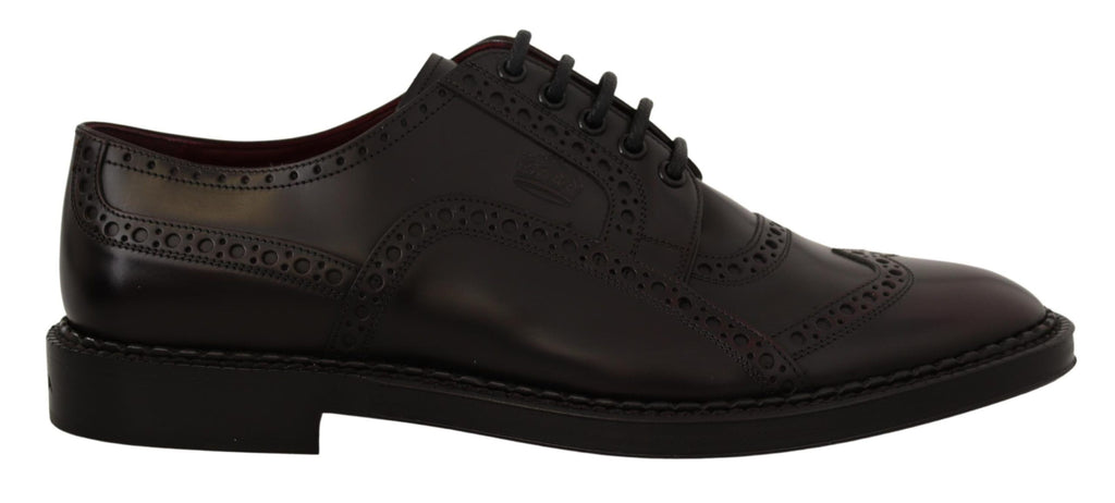 Lilafarbene Oxford-Schuhe aus Leder mit Flügelkappe