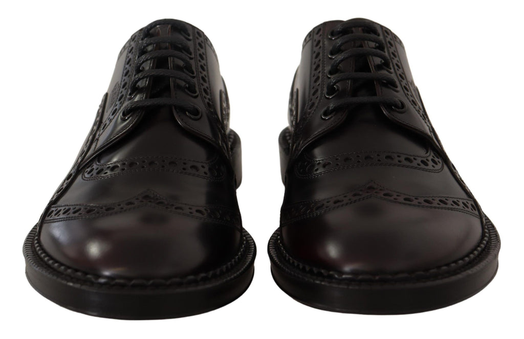 Lilafarbene Oxford-Schuhe aus Leder mit Flügelkappe