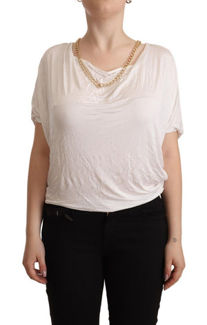 Weißes T-Shirt-Oberteil mit kurzen Ärmeln und goldener Kette