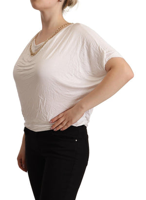 Weißes T-Shirt-Oberteil mit kurzen Ärmeln und goldener Kette