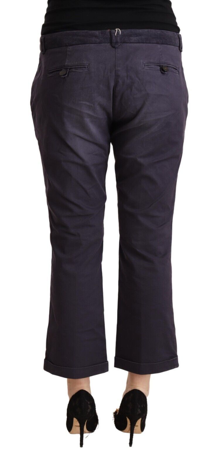 Schwarze, ausgestellte, verkürzte Hose mit niedriger Taille und umgeschlagenem Saum