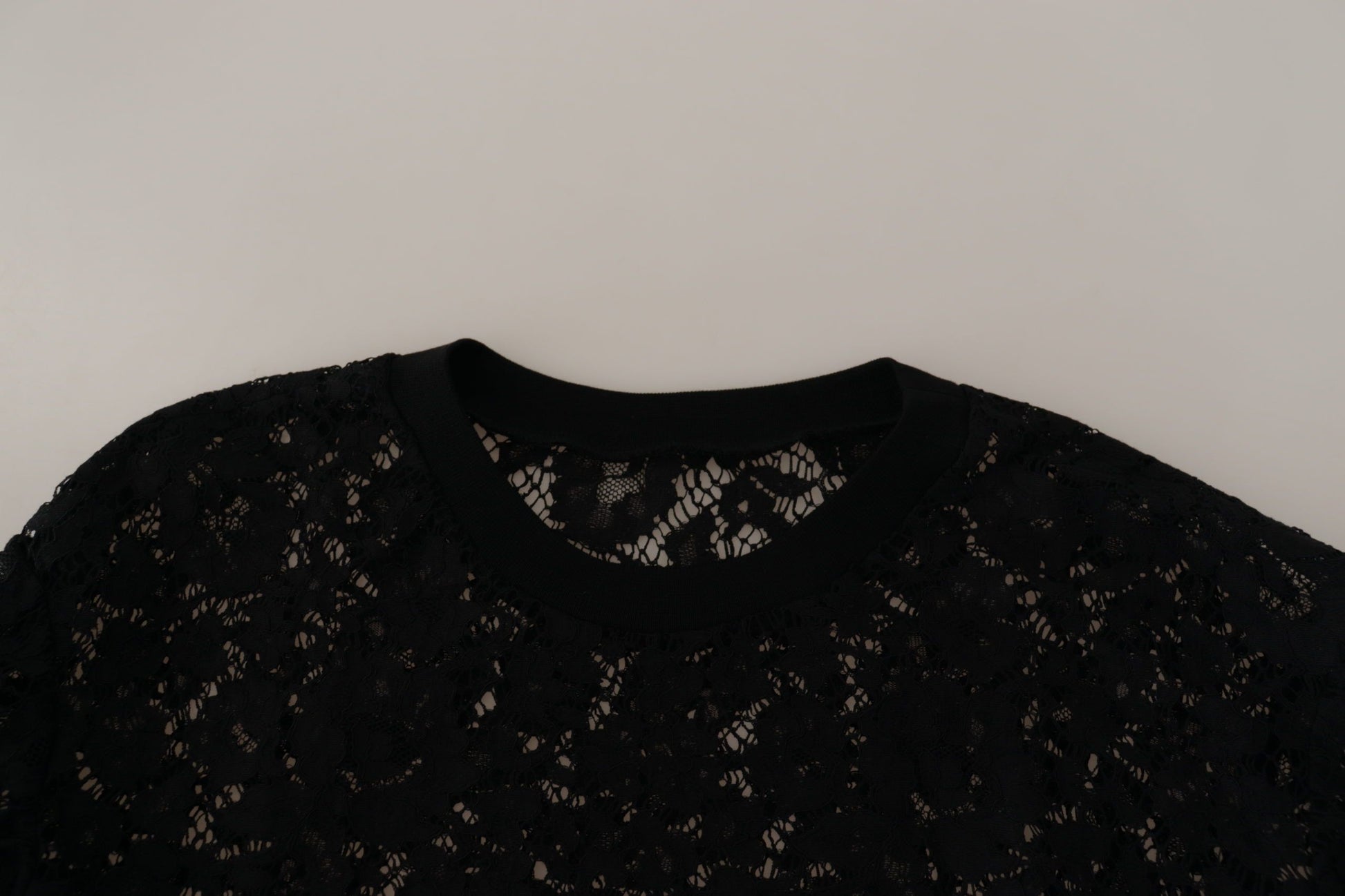 Schwarze Bluse mit floraler Spitze und Pullover „Sicily“