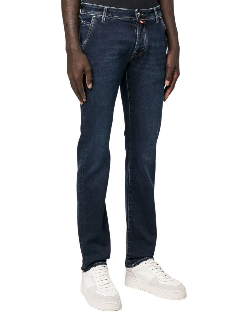 Eleganter Blue Denim mit Wildleder-Akzent