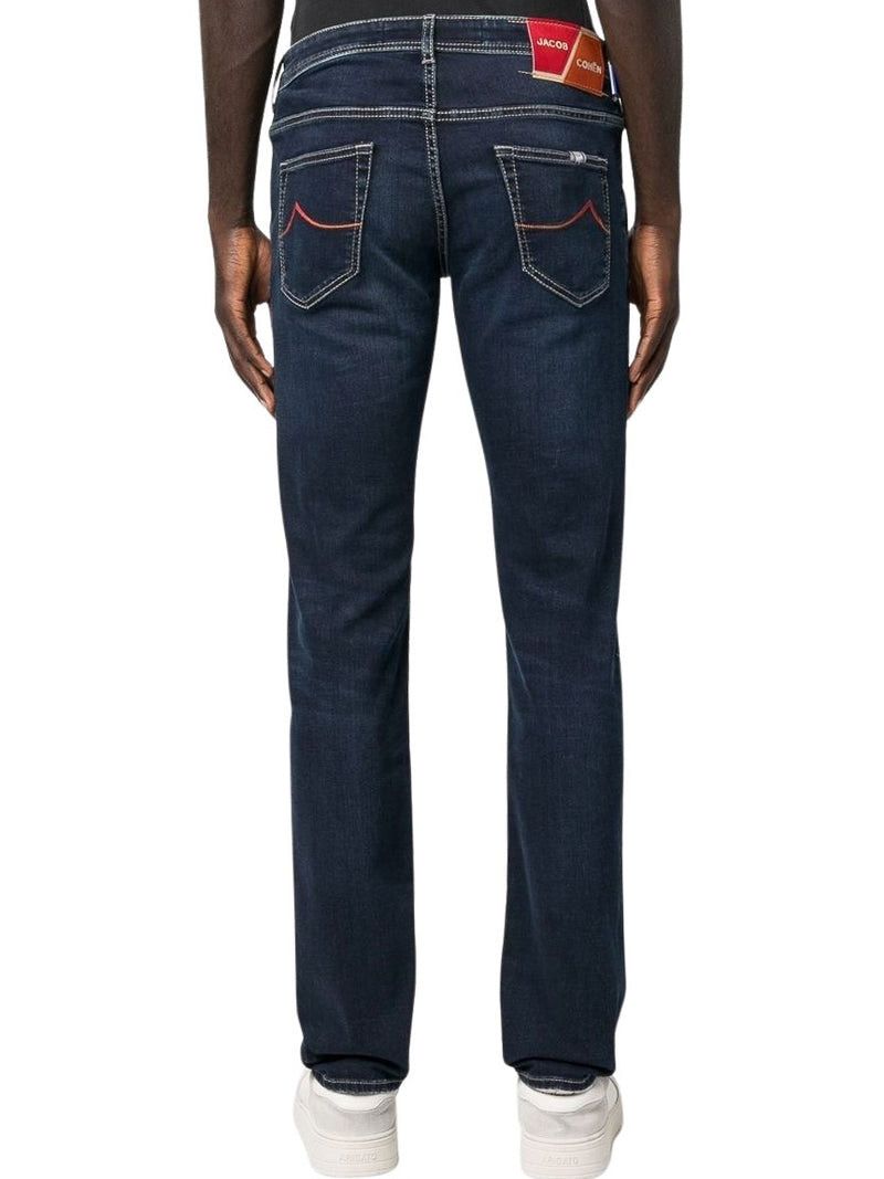 Eleganter Blue Denim mit Wildleder-Akzent