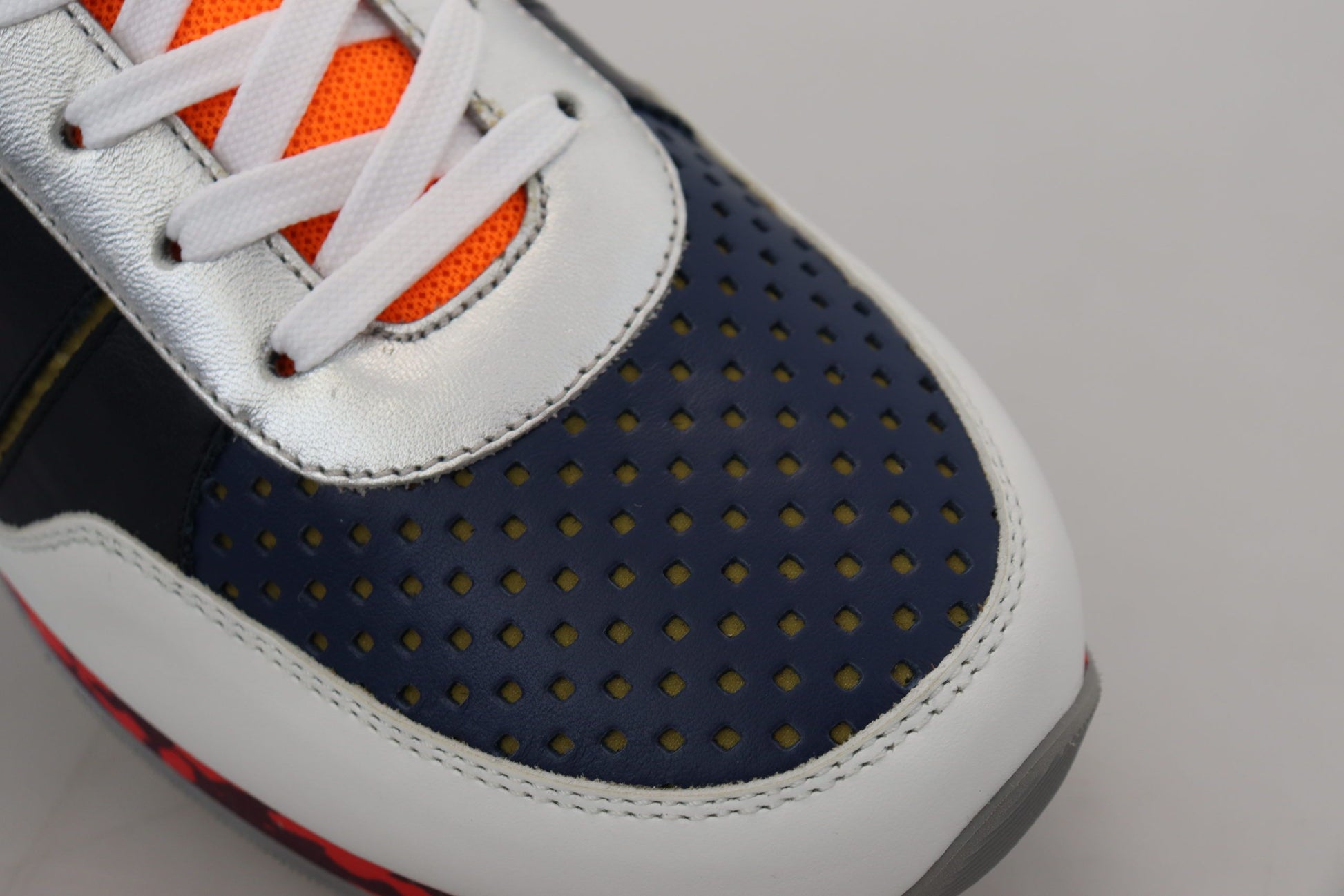 Mehrfarbige niedrige Sport-Sneakers aus Leder